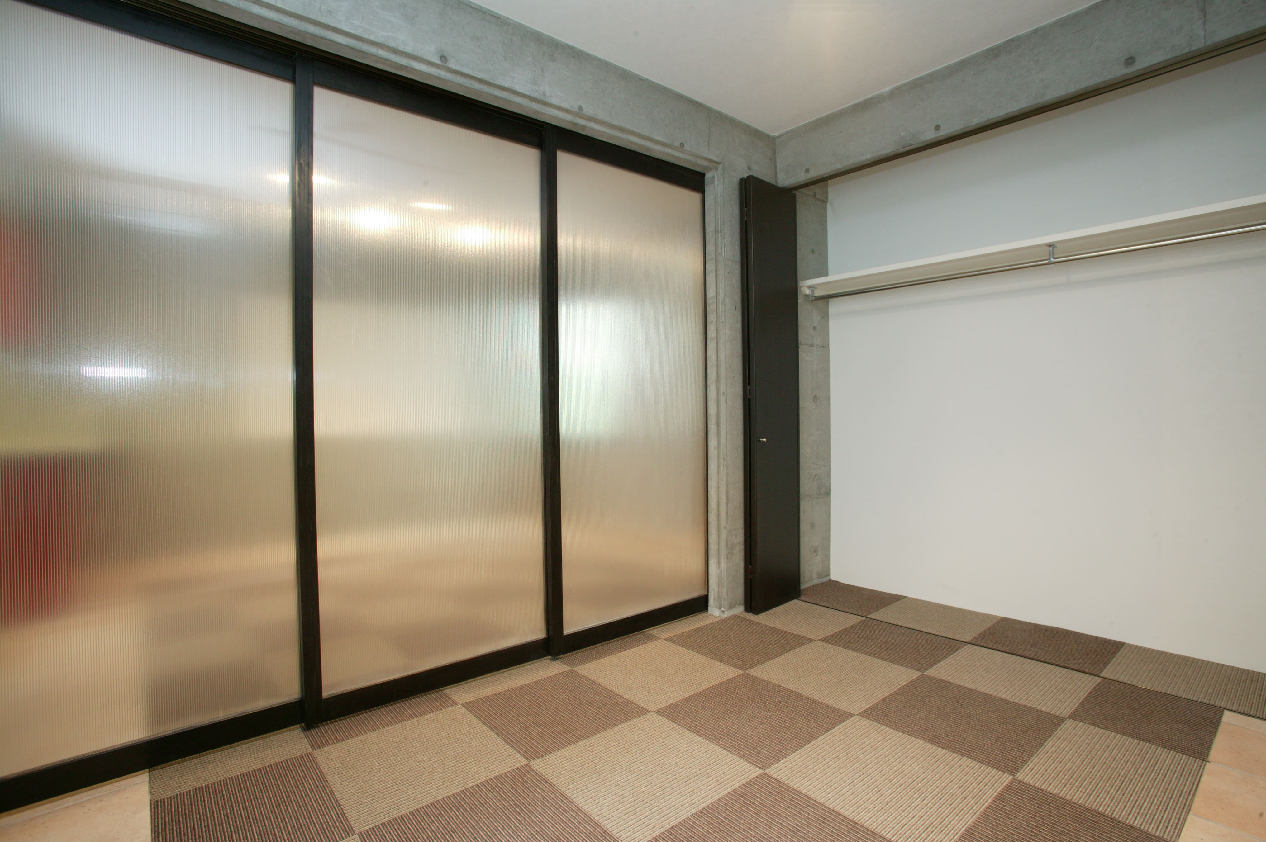 収納　6帖の洋室にはクローゼットがあり豊富な収納スペース