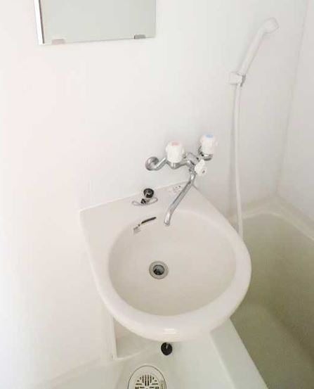 洗面設備　同物件別部屋です