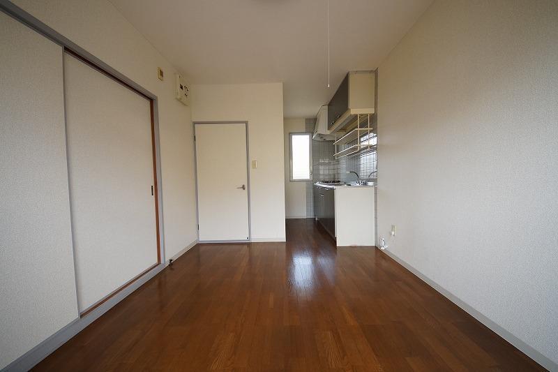 居室・リビング　広いキッチンスペース