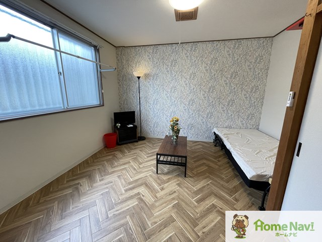 居室・リビング　エアコン付です。　インターネットが無料で使えます。