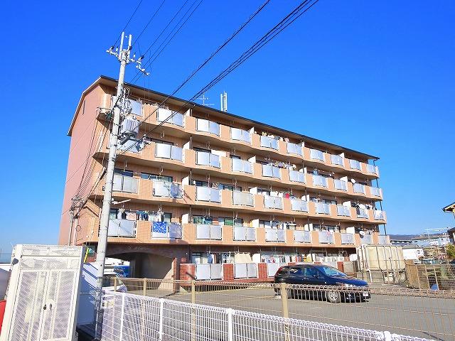 天理市田井庄町のマンションの建物外観