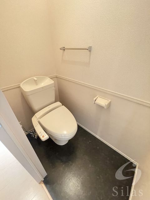 【フォレスト　ヒルズ　II棟のトイレ】