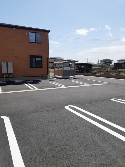 【遠田郡涌谷町字浦町のアパートの駐車場】