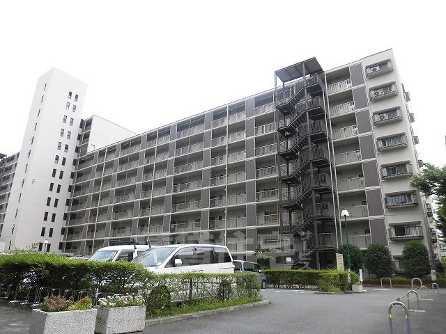 京都市山科区西野離宮町のマンションの建物外観