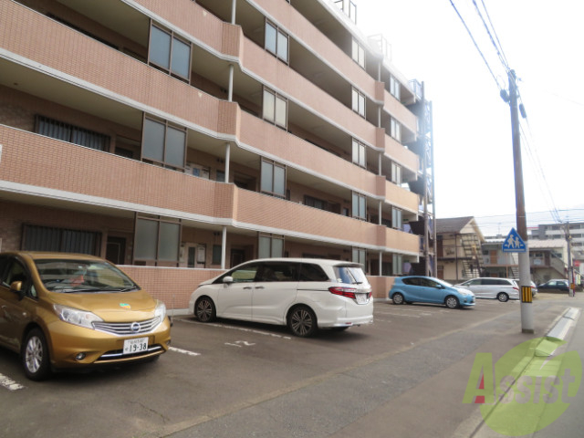 【仙台市宮城野区新田のマンションの駐車場】