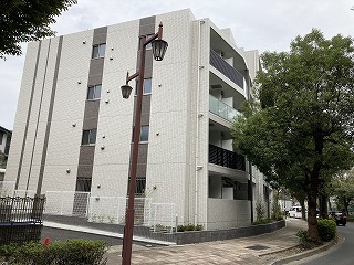 グランシャルマンの建物外観