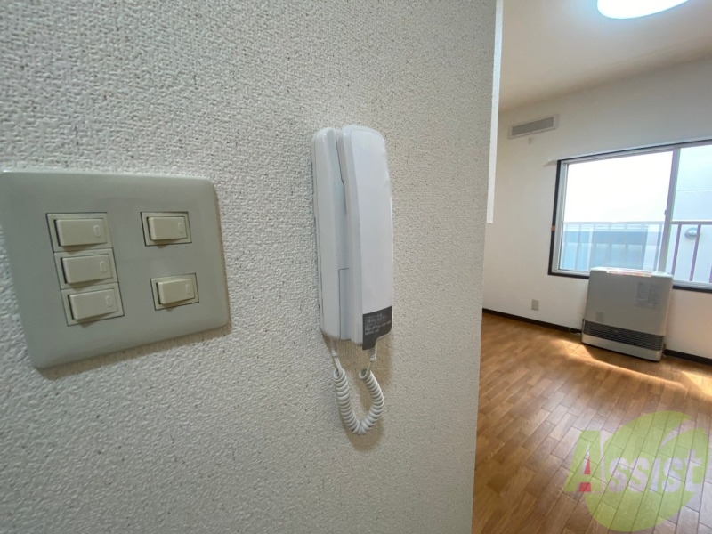 セキュリティ　来客時にはこれで受け答えが出来るので安心です。