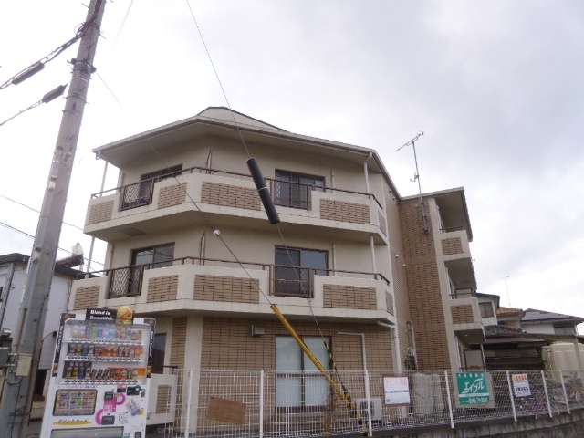 湖南市下田のマンションの建物外観