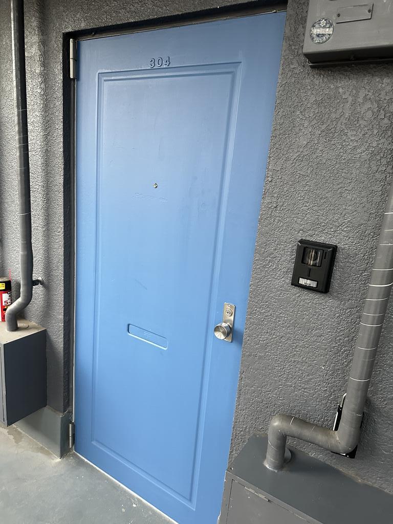 玄関　モニター付きインターホン有