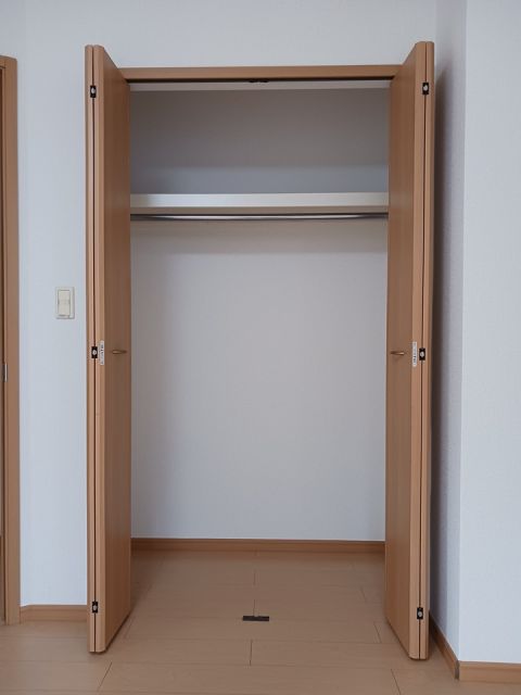 【豊川市光輝町のアパートの収納】