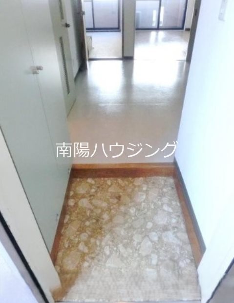 【セルーエ三鷹の玄関】