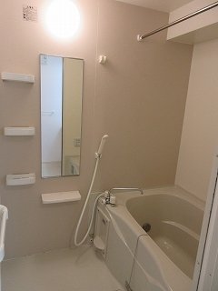 バス・シャワールーム　ゆったり過ごせるお風呂です