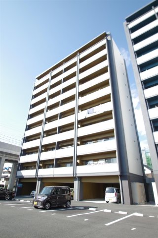 【熊本市西区花園のマンションの建物外観】