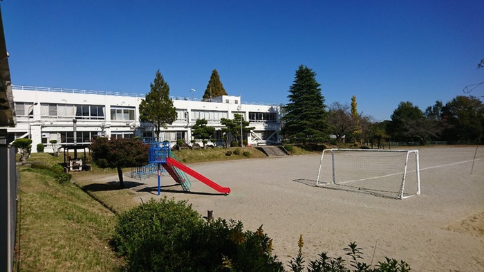 小学校　南姫小学校（小学校）まで827m