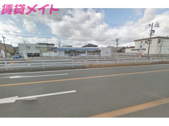 コンビニ　ファミリーマート 伊勢楠部店（コンビニ）まで500m