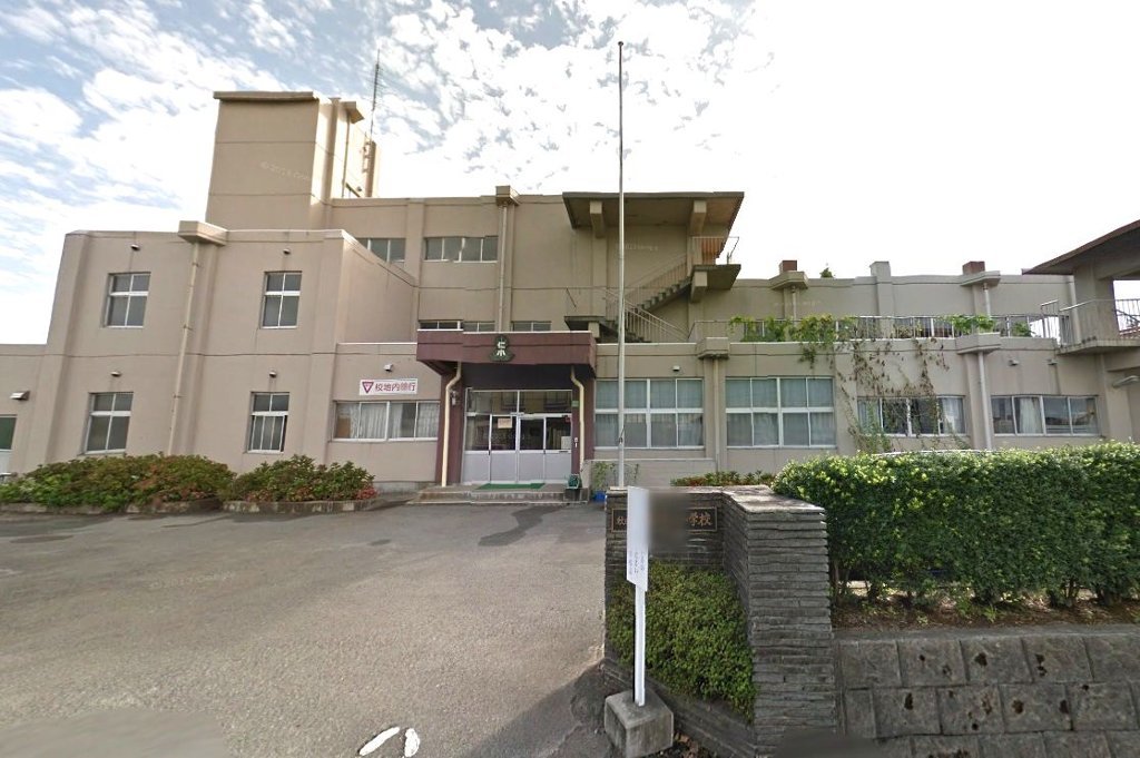 小学校　秋田市立仁井田小学校（小学校）まで947m