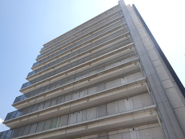 神戸市東灘区深江北町のマンションの建物外観