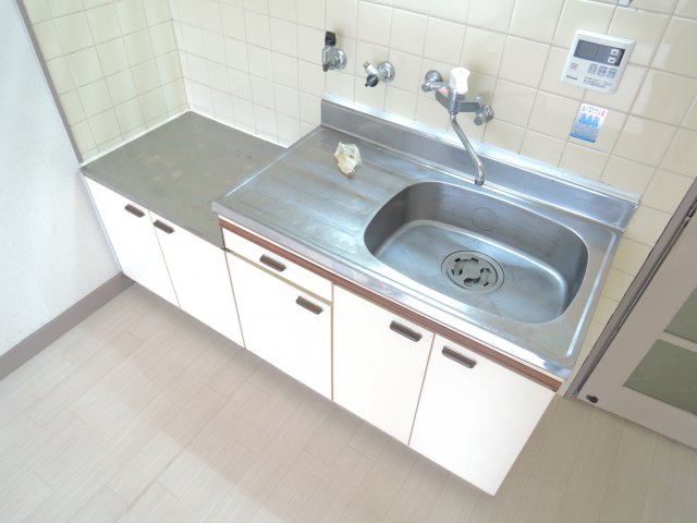 キッチン　写真は同マンション別部屋