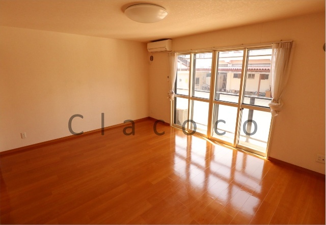 居室・リビング　エアコン・照明完備♪