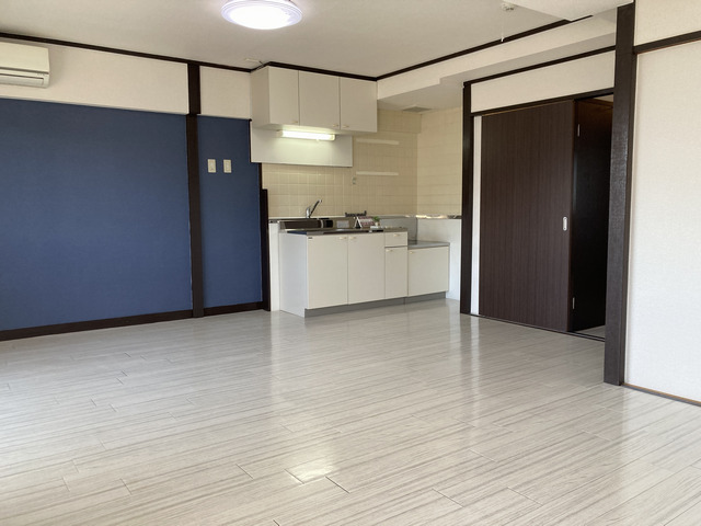 居室・リビング　ワイドなリビングが開放的