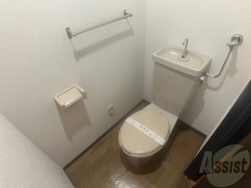 トイレ　こちらはトイレです。清潔感があり、安心して使用できます。