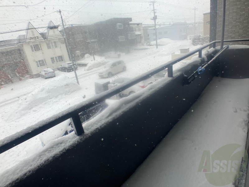 バルコニー　バルコニーです。洗濯物を干したり一息ついたりできますね！