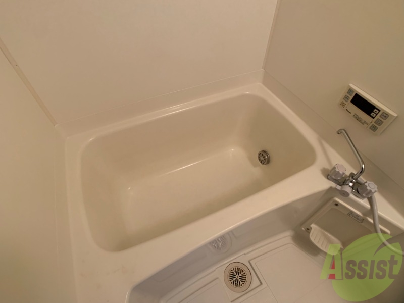 バス・シャワールーム　お風呂は日々の疲れをリフレッシュできる広さがありますね。