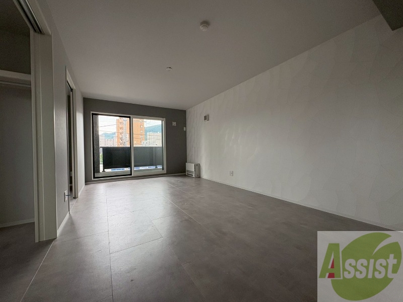 居室・リビング　広くてきれいなリビングです！快適に過ごせそうですね。