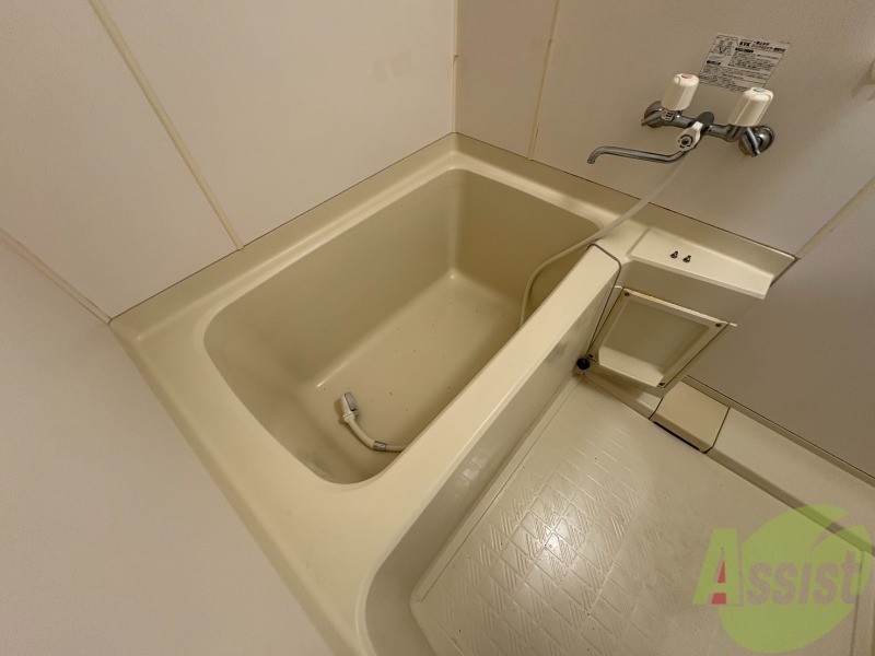 バス・シャワールーム　お風呂になります。一日の疲れを癒してくださいね。