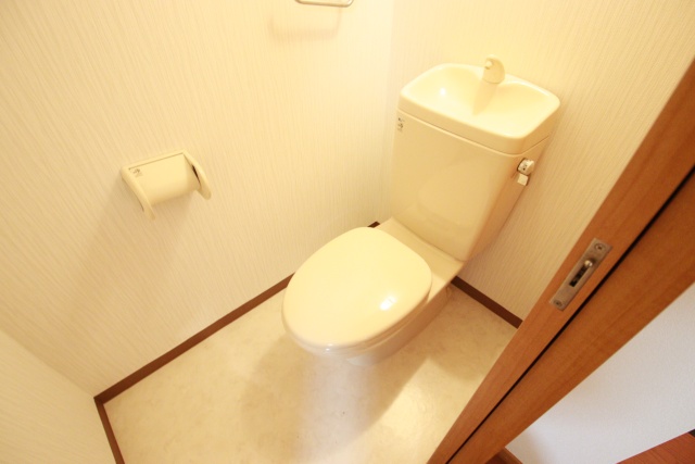 トイレ　※他のお部屋の参考写真です※