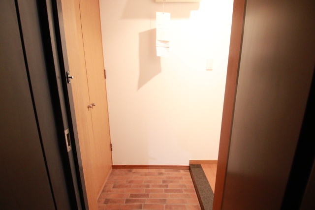 玄関　※他のお部屋の参考写真です※