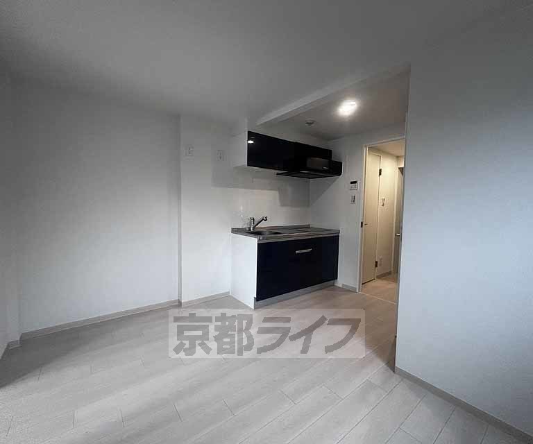 居室・リビング　落ち着いた雰囲気のお部屋です