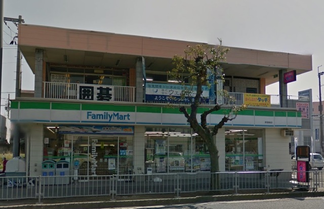 コンビニ　ファミリーマート堺深阪南店（コンビニ）まで162m