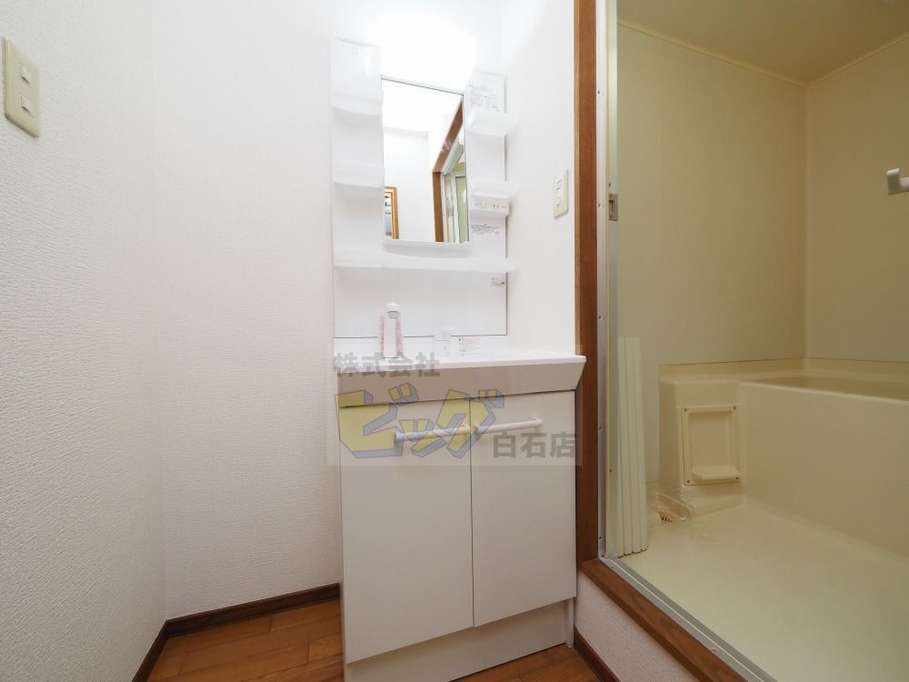 洗面設備　シャンプードレッサー完備♪