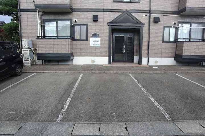 その他　敷地内駐車場（その他）まで0m