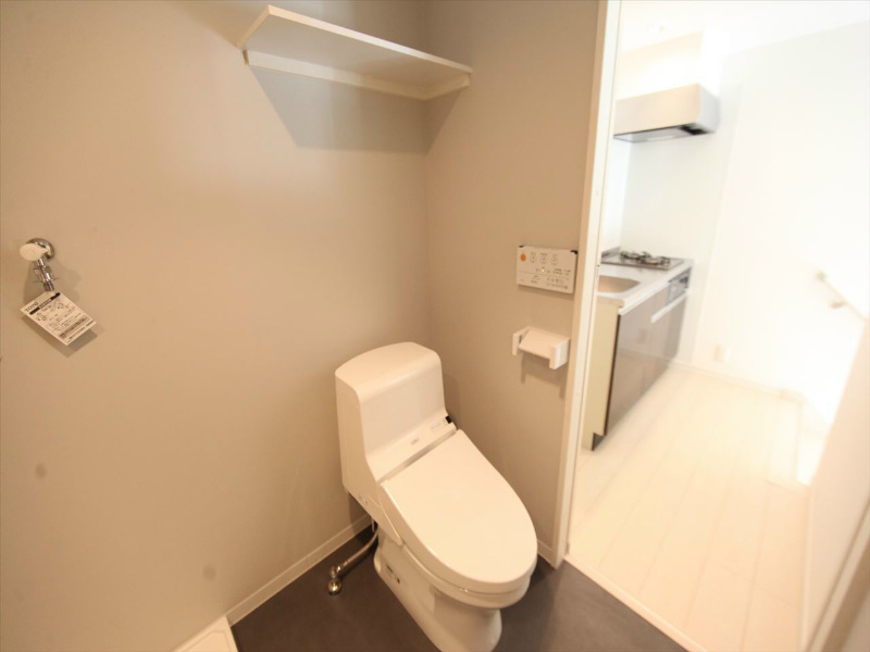 トイレ　温水洗浄暖房便座付トイレ