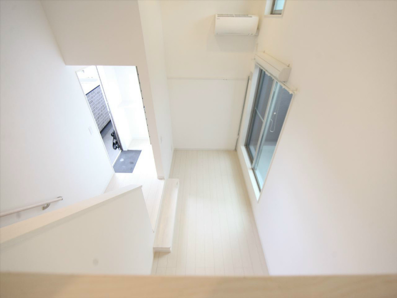 バルコニー　洋室4.7帖　アンダーロフト4.49帖（収納でも使えます）