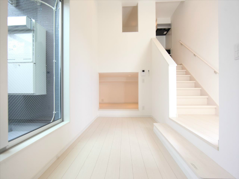 居室・リビング　洋室4.7帖　アンダーロフト4.49帖（収納でも使えます）