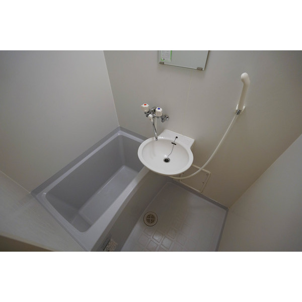 バス・シャワールーム　同タイプ画像です。