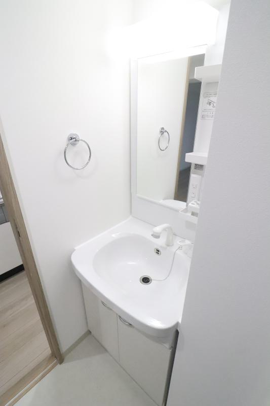 洗面設備　シャワー付き洗面台