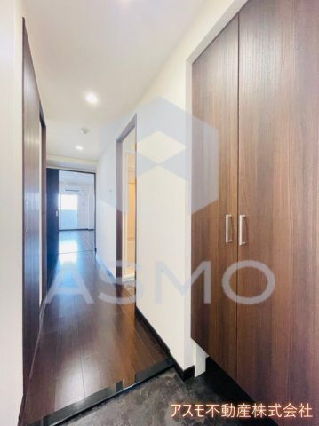 玄関　同マンション別部屋、参考写真