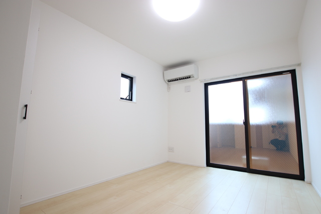 居室・リビング　洋室６帖のお部屋です※照明は設備ではありません