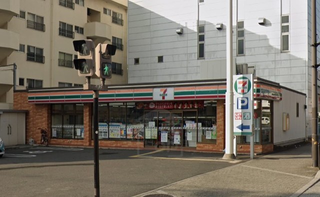 コンビニ　セブンイレブン　吹田南金田1丁目店（コンビニ）まで383m