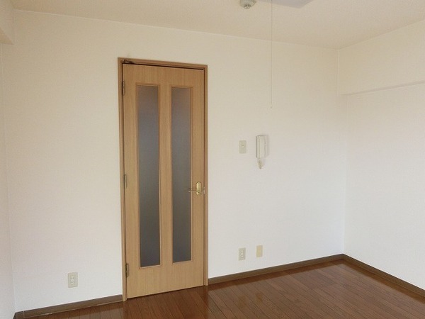 居室・リビング　室内きれいです！