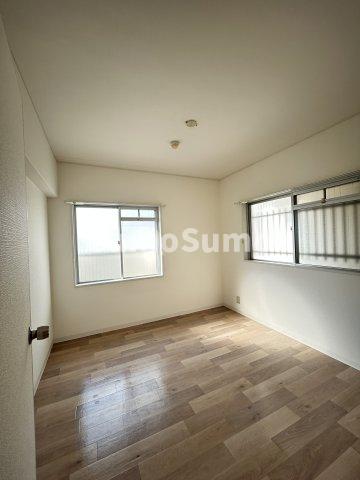 その他部屋・スペース　落ち着いて過ごせるお部屋なので、寝室にいかがでしょうか