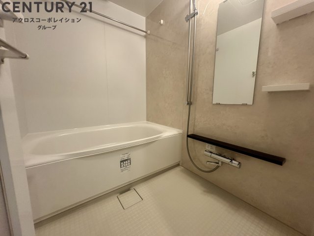 バス・シャワールーム　シンプルな浴室です☆