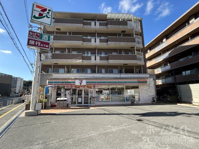 コンビニ　セブン－イレブン　高槻病院前店（コンビニ）まで558m