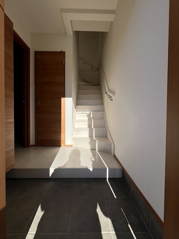 玄関　（イメージ）