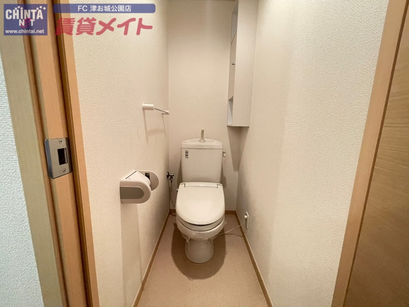 トイレ　同型参考写真