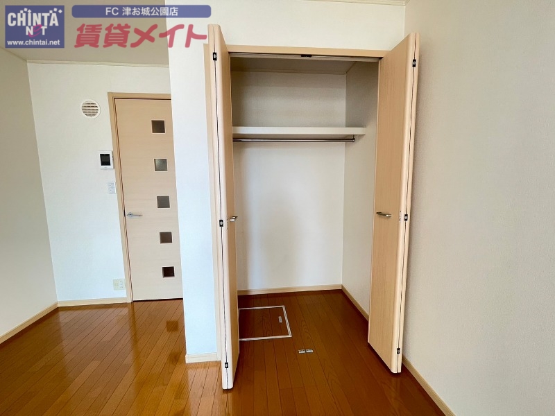 収納　同型参考写真